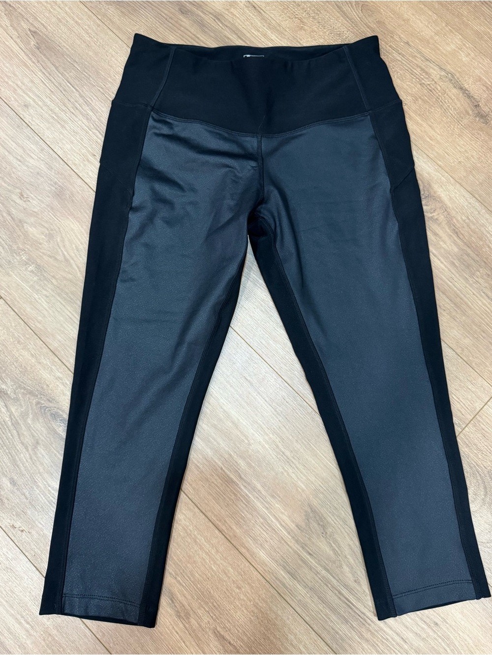 Mondetta Women’s Medium Black Capri Leggings High Rise Athletic Yoga